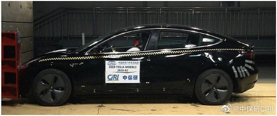 车牌撞变形了处理办法是什么